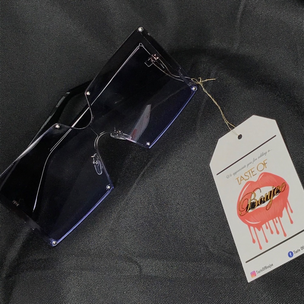 Stand Out Sunnies